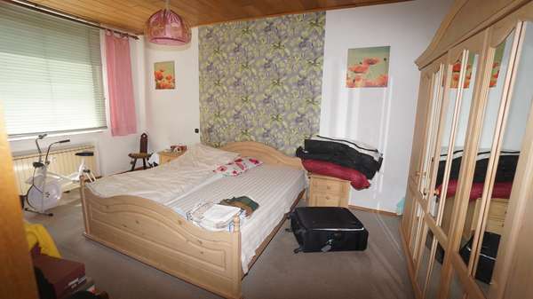 Schlafzimmer Wohnung OG Schlafzimmer Wohnung OG - Mehrfamilienhaus in 47443 Moers mit 184m² kaufen