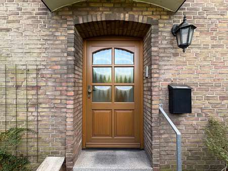 Hauseingang Hauseingang - Einfamilienhaus in 47445 Moers mit 137m² kaufen