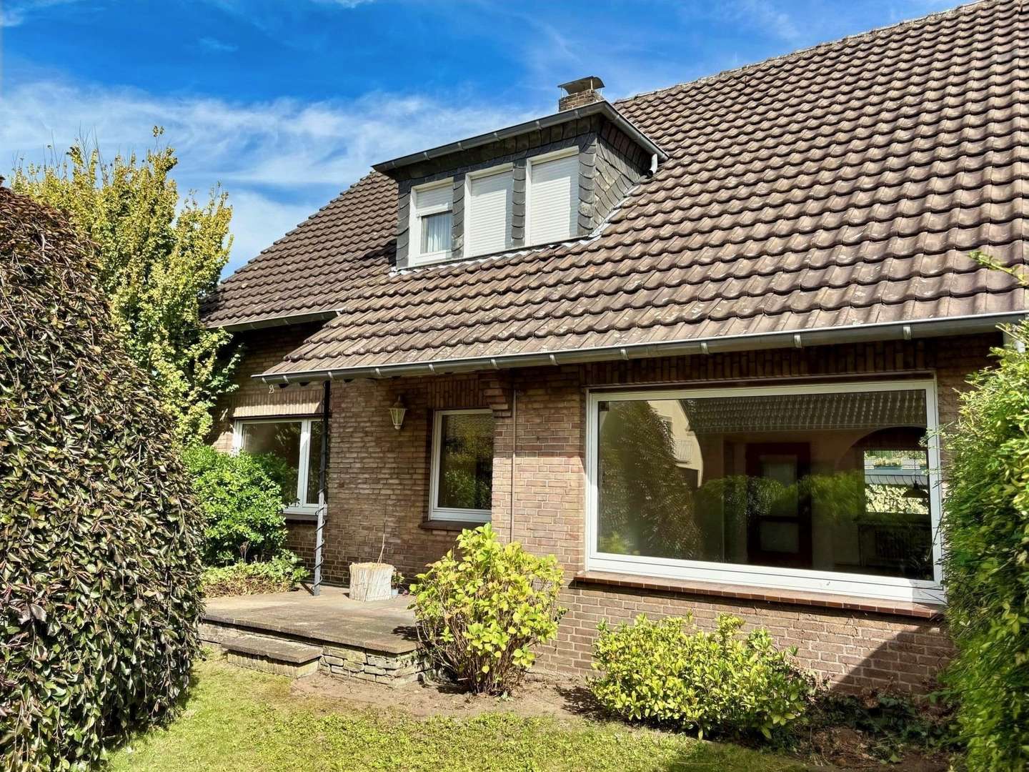 Willkommen in Ihrem neuen Zuhause! Willkommen in Ihrem neuen Zuhause! - Einfamilienhaus in 47445 Moers mit 137m² kaufen