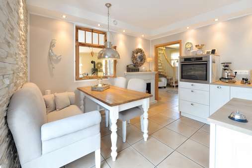 mit Platz für einen Esstisch mit Platz für einen Esstisch - Einfamilienhaus in 47228 Duisburg mit 168m² kaufen