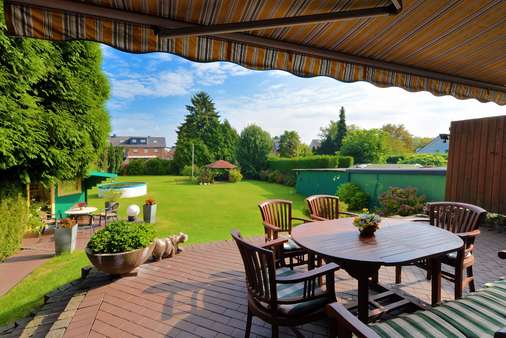 der Ausblick von der Terrasse der Ausblick von der Terrasse - Einfamilienhaus in 47443 Moers mit 120m² kaufen
