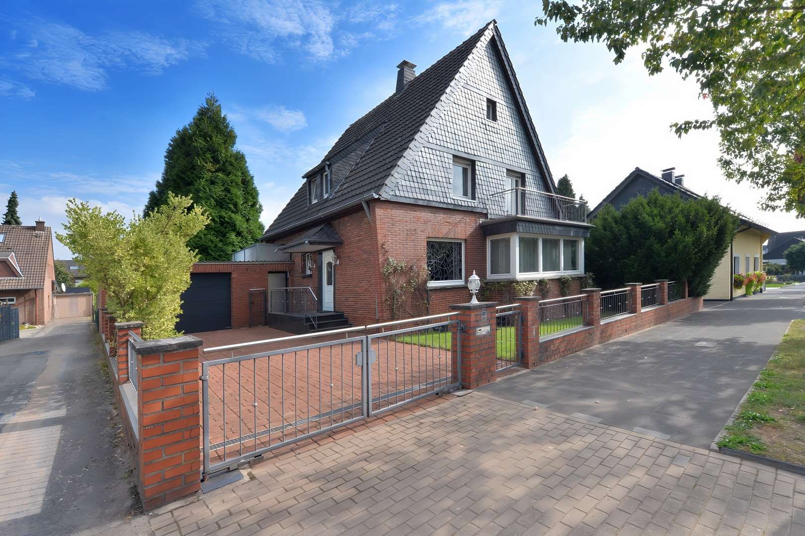 Hausansicht Hausansicht - Einfamilienhaus in 47443 Moers mit 120m² kaufen