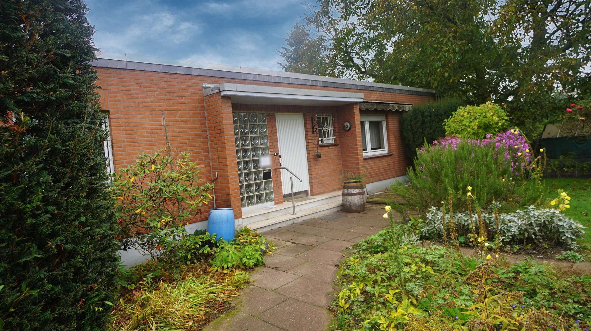 Hausansicht - Bungalow in 47443 Moers mit 186m² kaufen