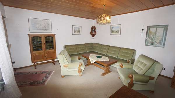 mit genügend Platz für die Couch - Bungalow in 47447 Moers mit 121m² kaufen