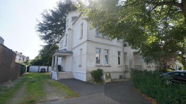 andere Eckansicht - Mehrfamilienhaus in 47506 Neukirchen-Vluyn mit 315m² kaufen