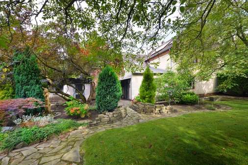 Blick vom Garten auf das Haus - Zweifamilienhaus in 47443 Moers mit 280m² kaufen