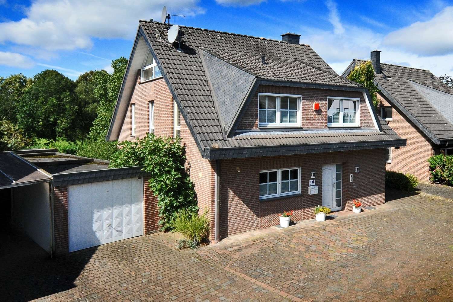 Hausansicht - Einfamilienhaus in 47445 Moers mit 156m² kaufen