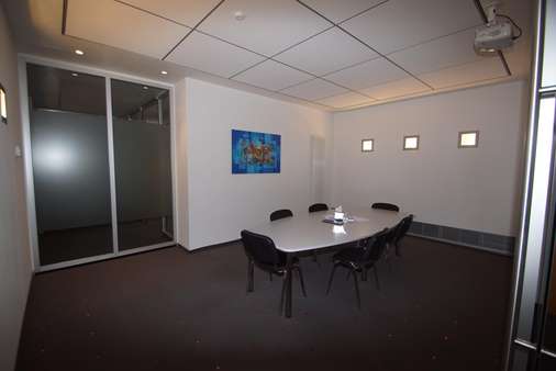 ein Konferenzraum - Büro in 47441 Moers mit 540m² günstig mieten