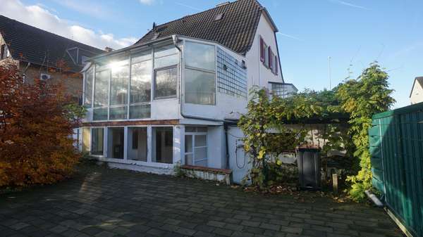 Gebäuderückansicht - Einfamilienhaus in 47441 Moers mit 140m² kaufen