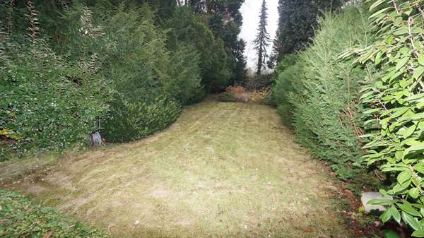 der Blick in den Garten - Doppelhaushälfte in 47228 Duisburg mit 134m² kaufen