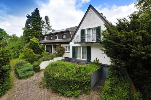 Gebäudeseite - Einfamilienhaus in 47506 Neukirchen-Vluyn mit 265m² kaufen