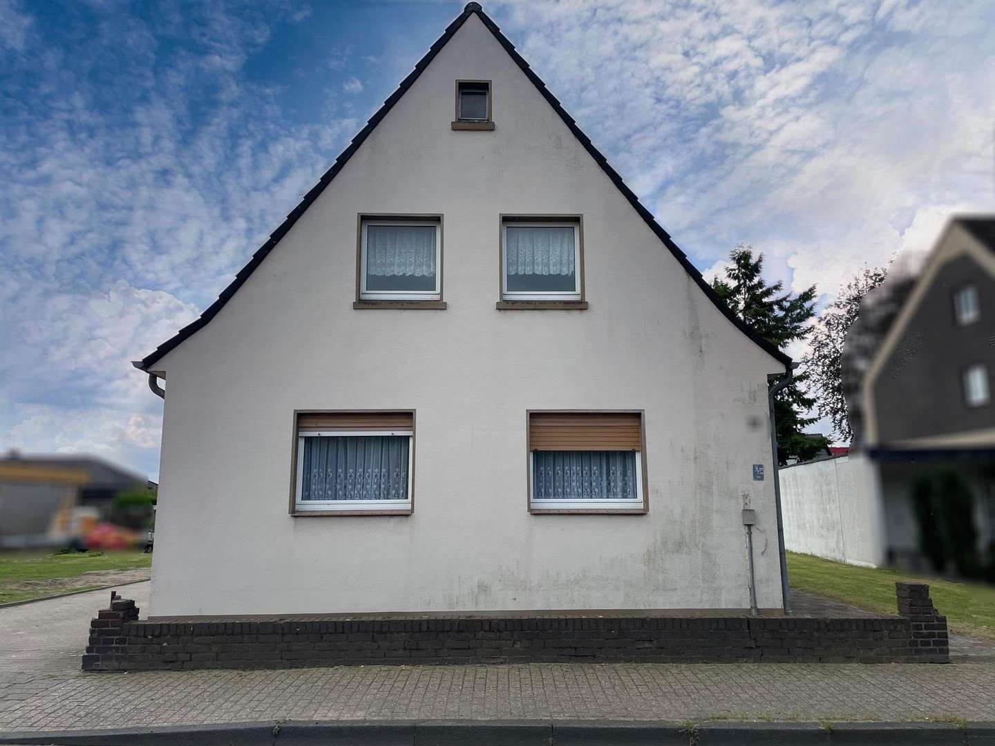Straßenansicht - Einfamilienhaus in 47199 Duisburg mit 106m² kaufen
