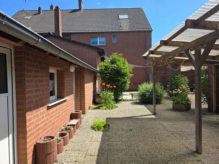 Gebäuderückansicht - Doppelhaushälfte in 47198 Duisburg mit 140m² kaufen