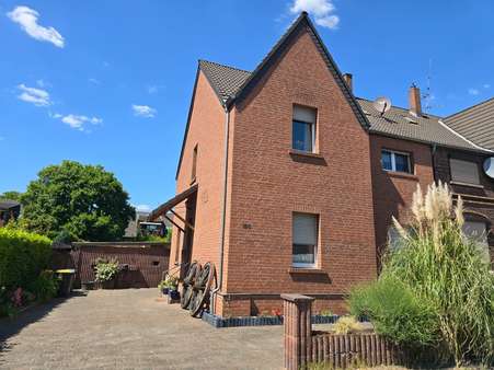 Treten Sie näher - Doppelhaushälfte in 47198 Duisburg mit 140m² kaufen