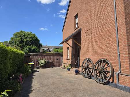 Willkommen im neuen Heim - Doppelhaushälfte in 47198 Duisburg mit 140m² kaufen