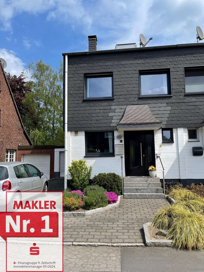 Straßenansicht - Doppelhaushälfte in 46147 Oberhausen mit 130m² kaufen