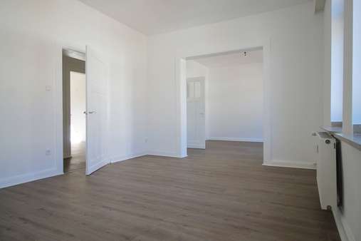 Wohn-/ Essbereich OG Wohn-/ Essbereich OG - Mehrfamilienhaus in 46535 Dinslaken mit 279m² kaufen