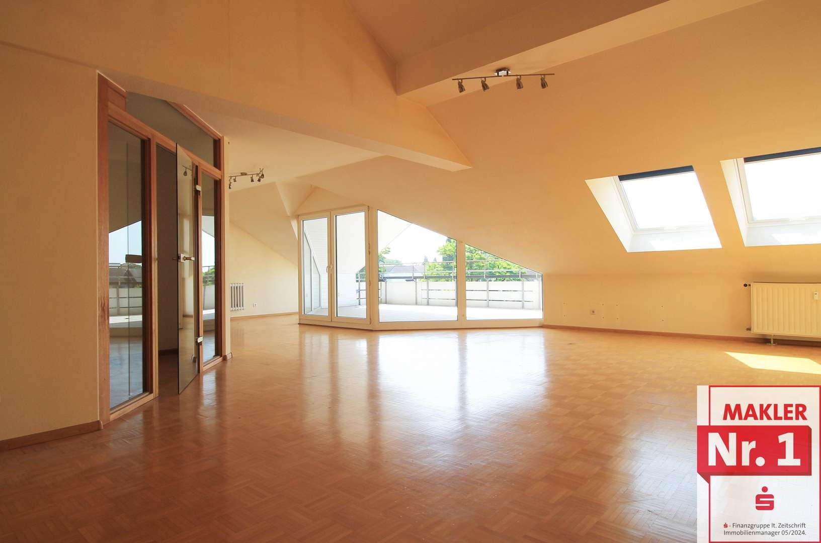 Wohn- / Essbereich Wohn- / Essbereich - Dachgeschosswohnung in 46539 Dinslaken mit 122m² kaufen