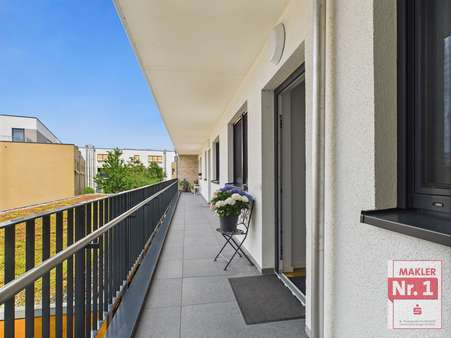 Laubengang mit Wohnungeingang rechts - Etagenwohnung in 46499 Hamminkeln mit 72m² kaufen