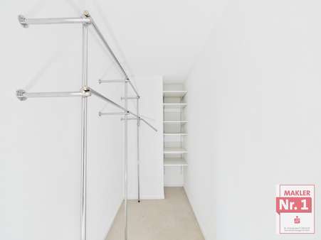 Begehbarer Kleiderschrank - Erdgeschosswohnung in 46499 Hamminkeln mit 117m² kaufen
