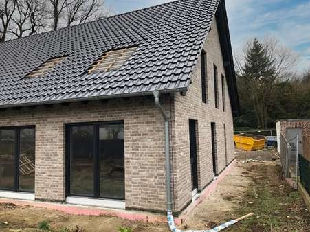 Seitenansicht - Doppelhaushälfte in 46487 Wesel mit 156m² günstig kaufen