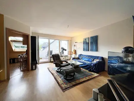 Tolle Dachgeschosswohnung für Singles oder Paare!