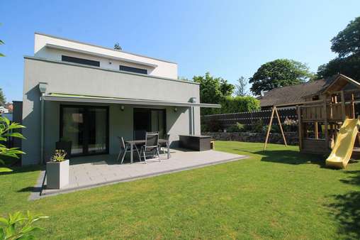 Gartenansicht - Zweifamilienhaus in 46569 Hünxe mit 209m² kaufen