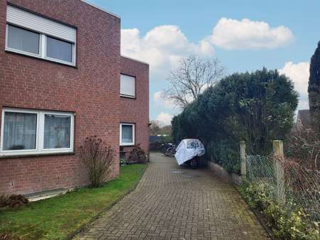 Zuwegung - Mehrfamilienhaus in 46483 Wesel mit 286m² als Kapitalanlage günstig kaufen