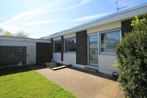 Rückansicht - Bungalow in 46537 Dinslaken mit 140m² kaufen