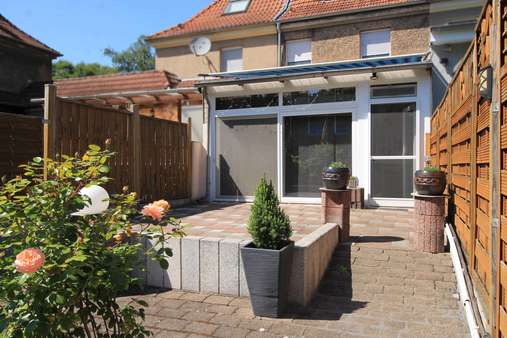 Terrasse - Reihenmittelhaus in 46537 Dinslaken mit 71m² kaufen