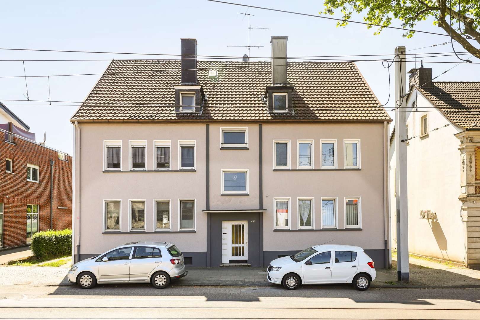 Straßenansicht - Etagenwohnung in 45359 Essen mit 57m² kaufen