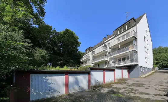 Großzügige, 144 m² große Erdgeschosswohnung mit Terrasse und Garage in Rüttenscheid