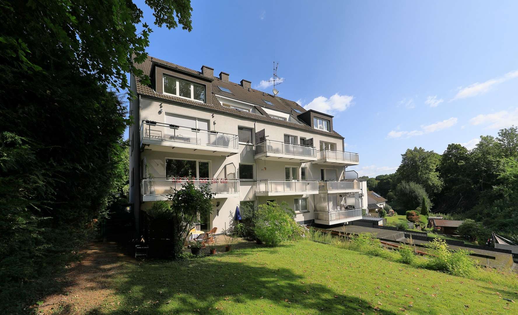 Gartenansicht Gartenansicht - Erdgeschosswohnung in 45131 Essen mit 144m² kaufen