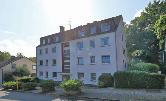 Straßenansicht Straßenansicht - Erdgeschosswohnung in 45131 Essen mit 144m² kaufen