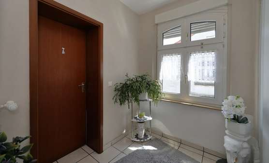Diele Anbau - Doppelhaushälfte in 45329 Essen mit 87m² kaufen