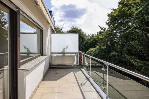 Balkon - Etagenwohnung in 45133 Essen mit 145m² kaufen