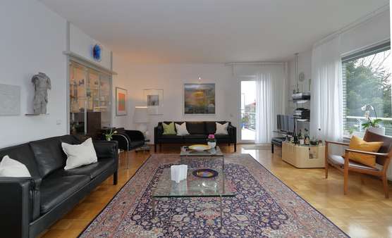 Wohnbereich - Etagenwohnung in 45133 Essen mit 145m² kaufen
