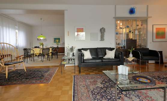 Wohnbereich - Etagenwohnung in 45133 Essen mit 145m² kaufen