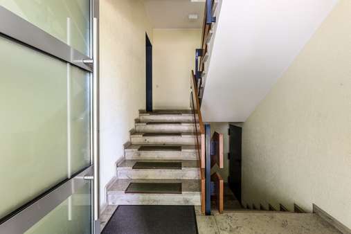 Hauseingang - Etagenwohnung in 45138 Essen mit 92m² kaufen