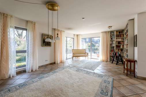 Wohnzimmer Wohnzimmer - Etagenwohnung in 45133 Essen mit 163m² kaufen