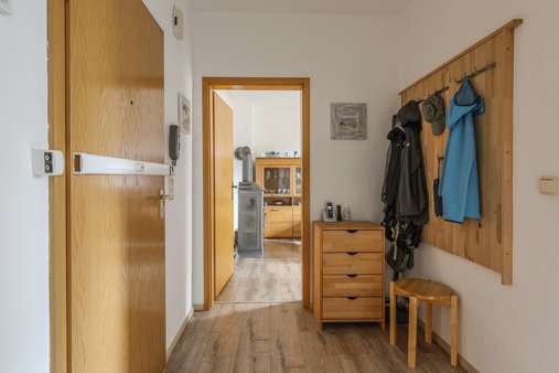 Diele 2. OG - Mehrfamilienhaus in 45139 Essen mit 207m² kaufen