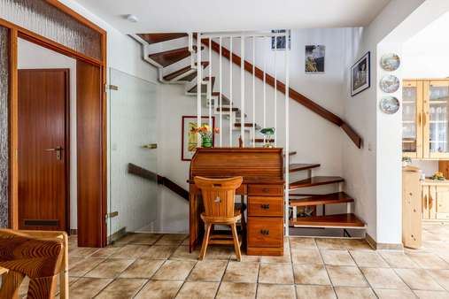 Treppenhaus - Reihenmittelhaus in 45529 Hattingen mit 113m² kaufen