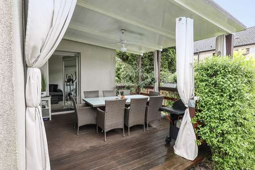 Überdachte Terrasse - Doppelhaushälfte in 45968 Gladbeck mit 143m² kaufen