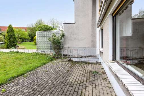 Terrasse Terrasse - Reihenmittelhaus in 45279 Essen, Freisenbruch mit 99m² kaufen