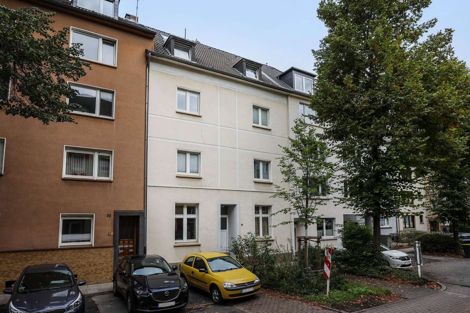 Straßenansicht - Maisonette-Wohnung in 45147 Essen mit 69m² günstig kaufen