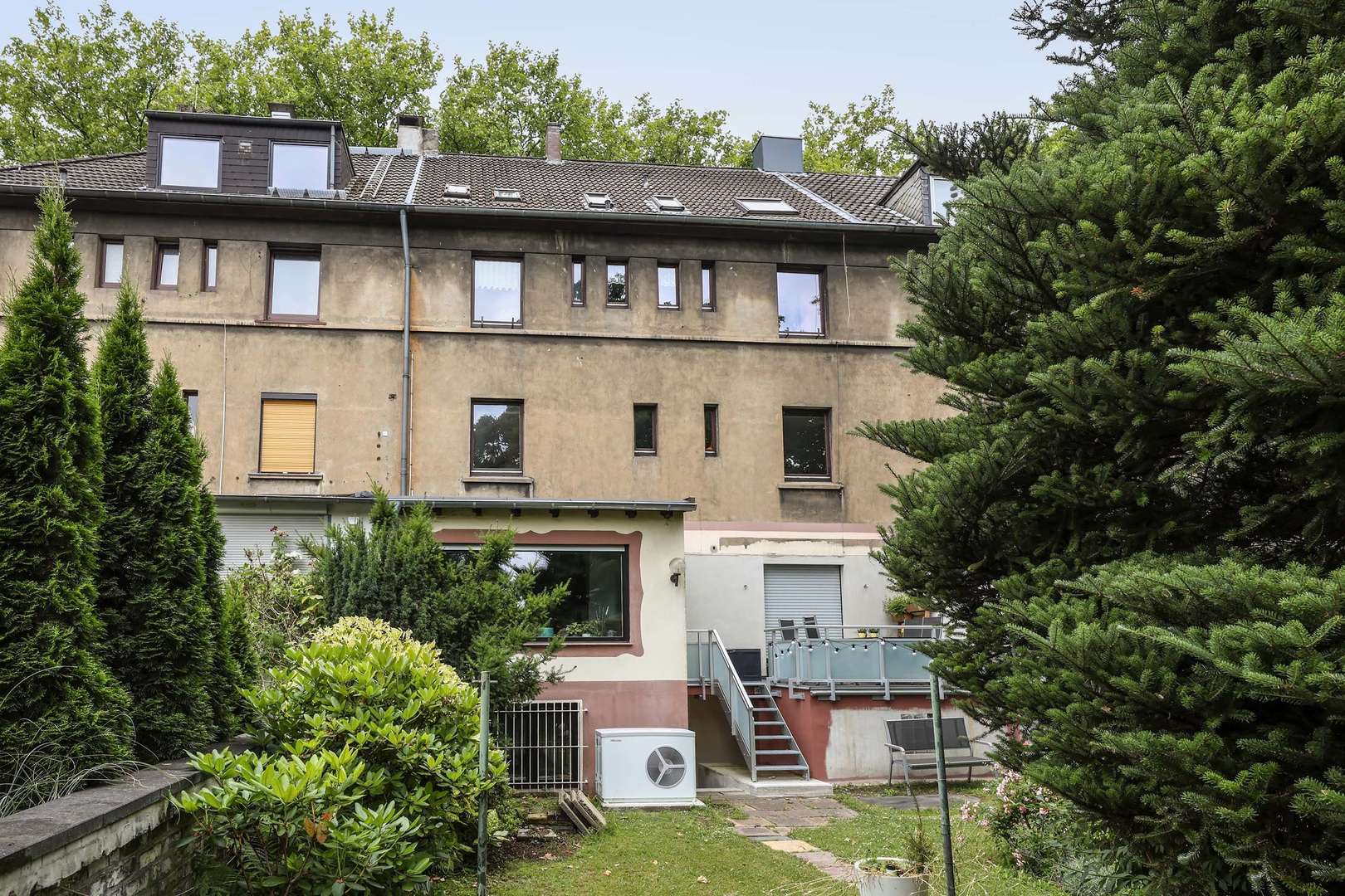 Gartenansicht Gartenansicht - Mehrfamilienhaus in 45139 Essen mit 207m² als Kapitalanlage kaufen