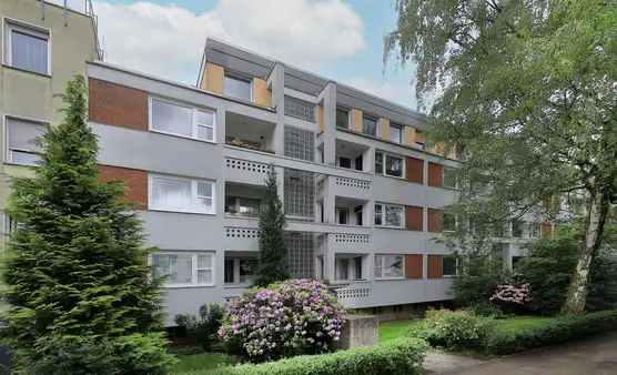 Keiner wohnt über Ihnen! Geräumige 5,5-Raum-Wohnung mit Balkon + imposantem Ausblick in MH-Speldorf