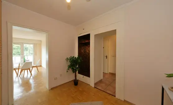 Keiner wohnt über Ihnen! Geräumige 5,5-Raum-Wohnung mit Balkon + imposantem Ausblick in MH-Speldorf