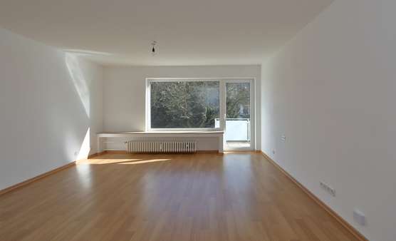 Wohnzimmer - Etagenwohnung in 45149 Essen mit 100m² kaufen