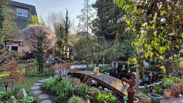 Garten mit Fischteich Garten mit Fischteich - Doppelhaushälfte in 44793 Bochum mit 78m² kaufen